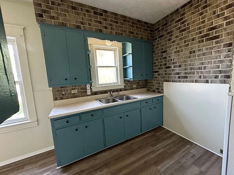 110 Halls Heights Ave — Photo 9