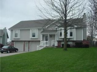 1308 NE Hunters Rd, Blue Springs, MO 64014