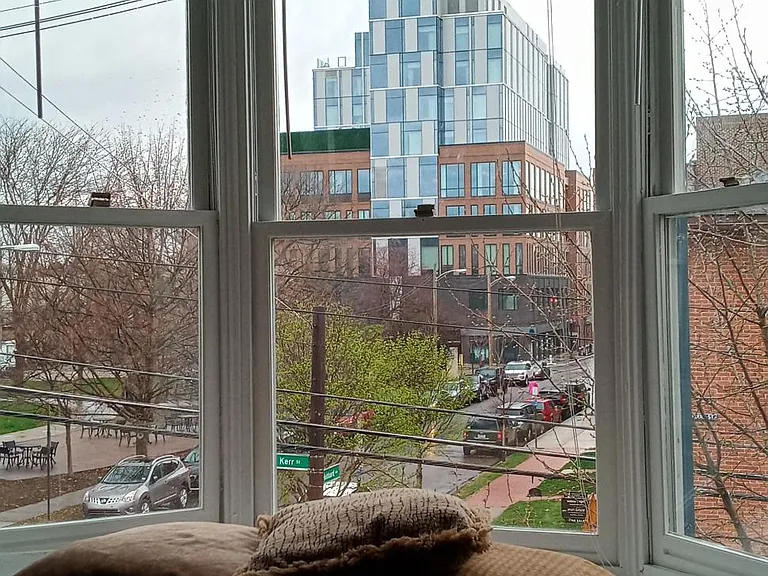820 Kerr St — Photo 3
