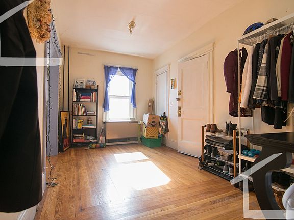 5th image of 229 Harvard St APT 2