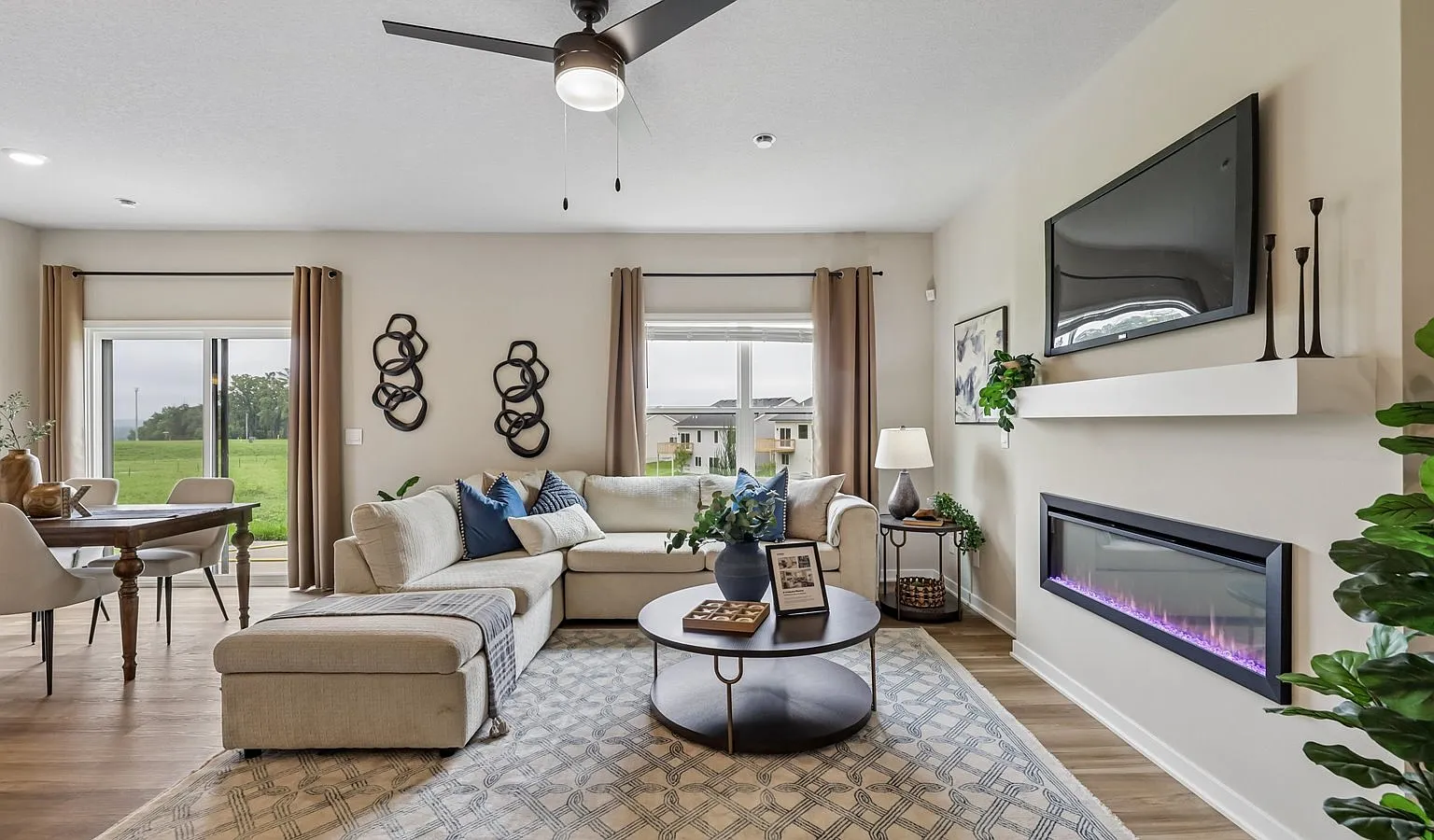 4 bed, 1658 sqft, $2,500 — Photo 4