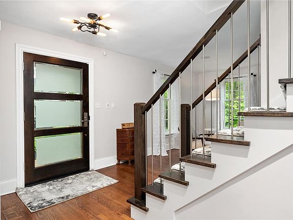 4th image of 8141 Kingsbury Blvd