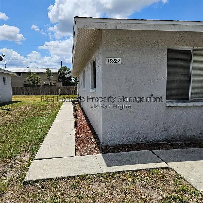 2 bed, 1.0 bath, 756 sqft, $1,200 — Photo 1