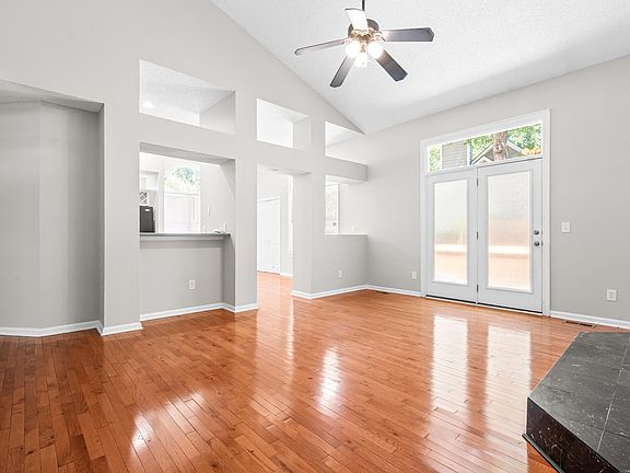 5th image of 3504 Penn Dr