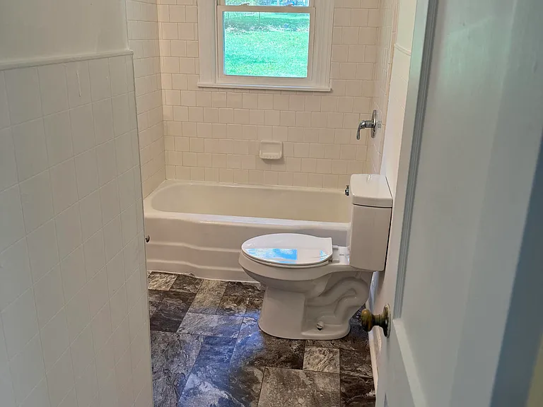 128 Lowell St — Photo 7