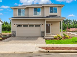 803 E Wilson St, Carlton, OR 97111