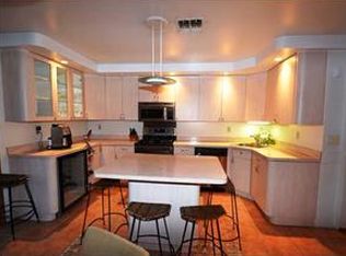 12 E Stemmer Ln, Suffern, NY 10901