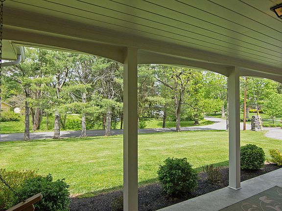 5th image of 302 Echols Ln