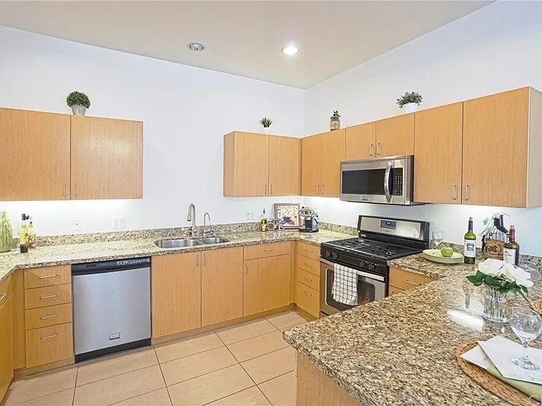 917 S New Hampshire Ave #315 — Photo 9