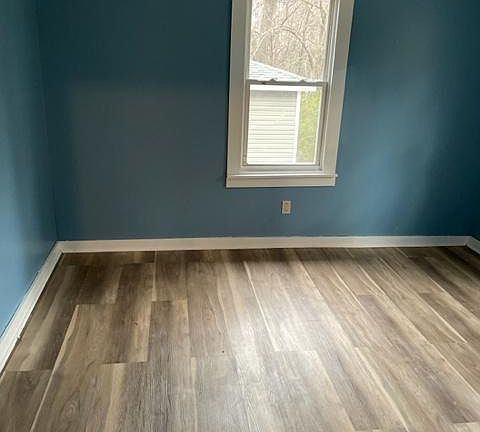 2nd image of 1002 Henry Jay St