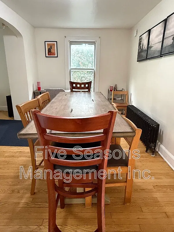 4 bed, 1.0 bath, 1200 sqft, $4,100 — Photo 4