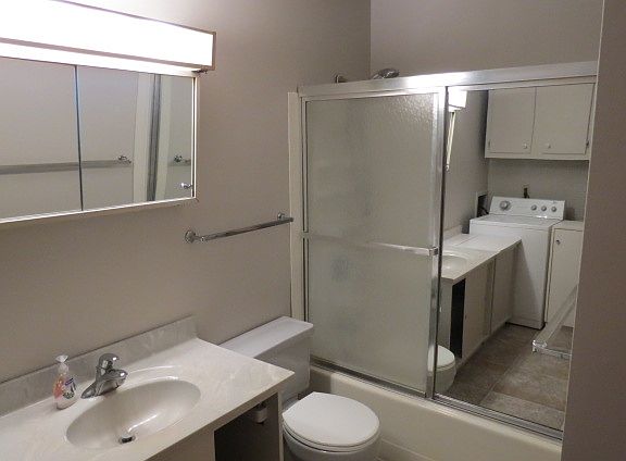 3rd image of 4621 Crawford Ct