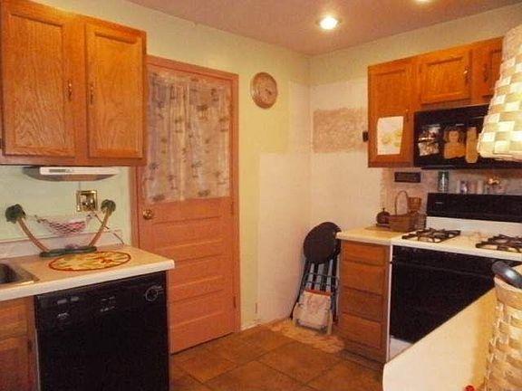 3rd image of 420 Clarinet Blvd E #420