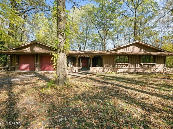 1 Indian Creek Dr, Rudolph, OH 43462