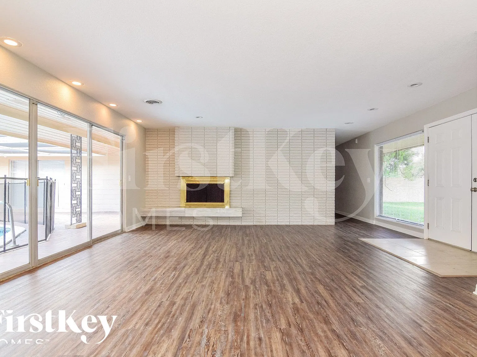 4 bed, 3.0 bath, 2426 sqft, $2,660 — Photo 3
