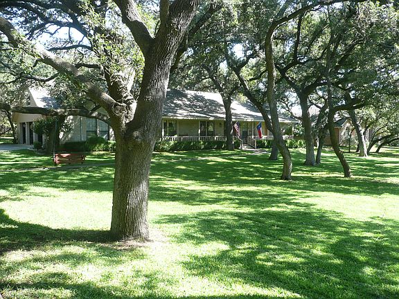 2nd image of 8641 Classic Oaks Ln