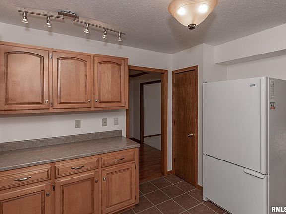 3rd image of 3310 Halcyon Dr