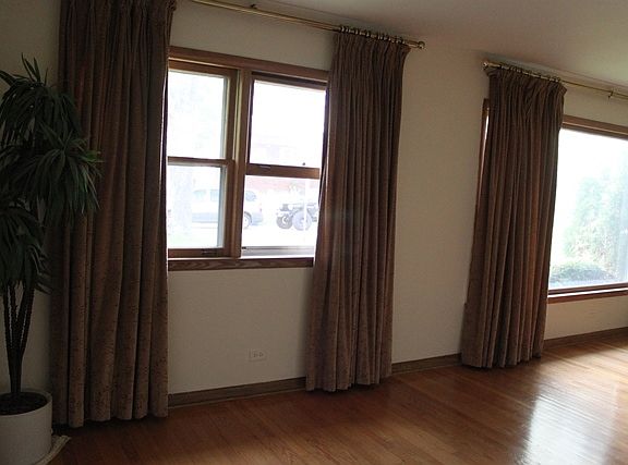 3rd image of 1511 E Walnut Ave