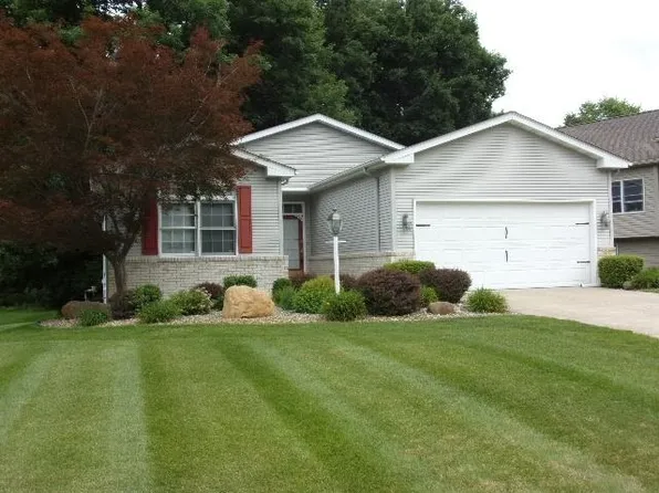 3010 S Wooddale Dr, Jackson, MI 49203