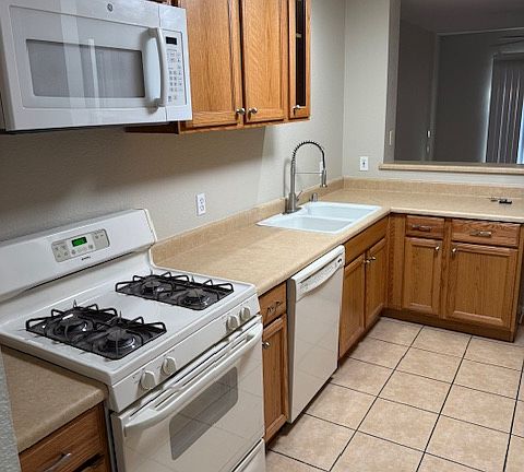 2nd image of 7632 Allerton Ave