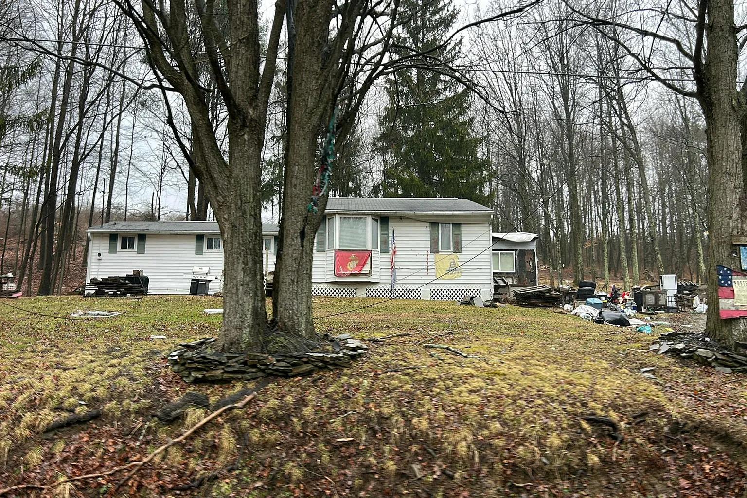 6811 Montrose Tpke photo 1