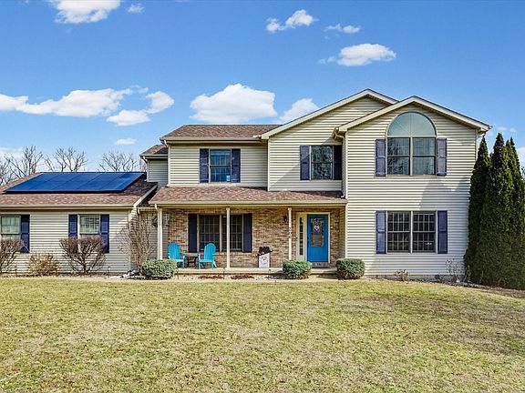 2nd image of 206 Fox Run Dr