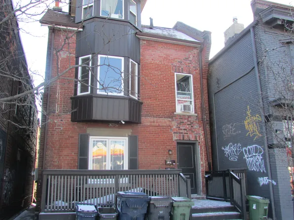 2011 Dundas St W #1, Toronto, ON M6R 1W7