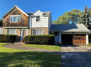 270 Simpson Rd, Rochester, NY 14617