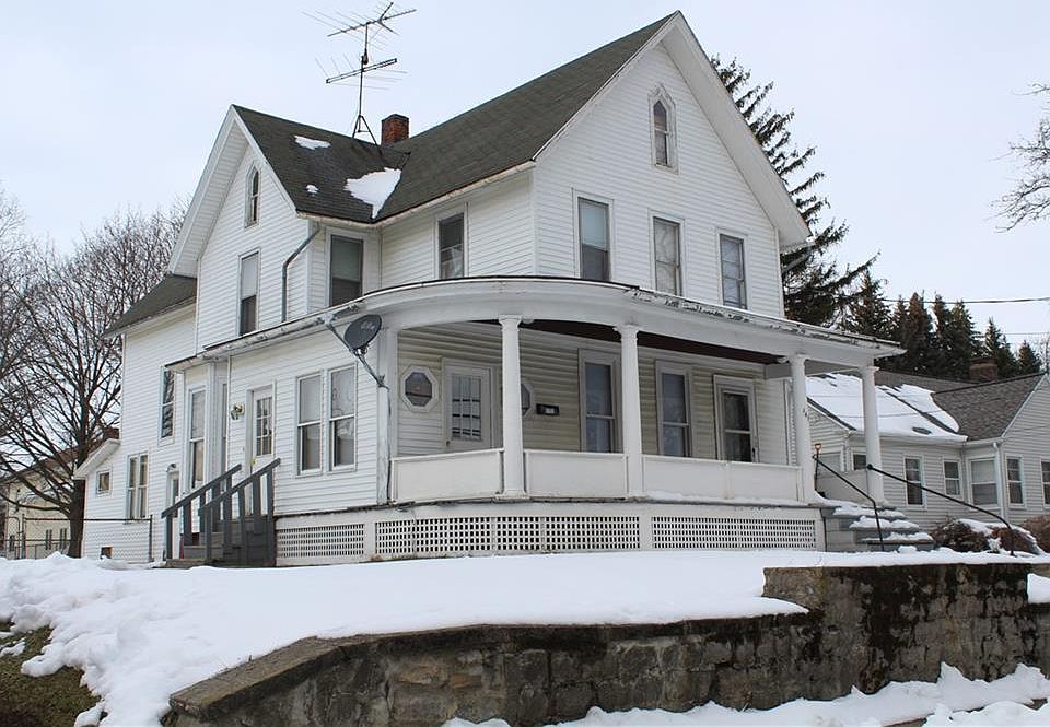 2nd image of 747 Washington Ave