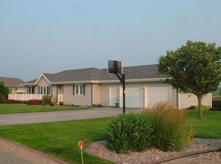 5 Pheasant Run, Axtell, NE 68924
