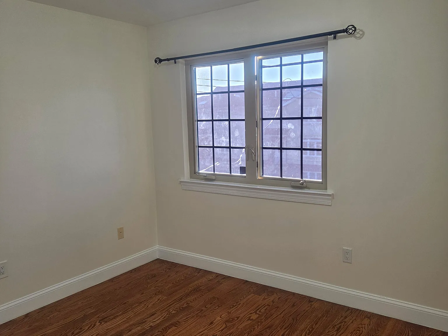 4 bed, 1400 sqft, $4,000 — Photo 4