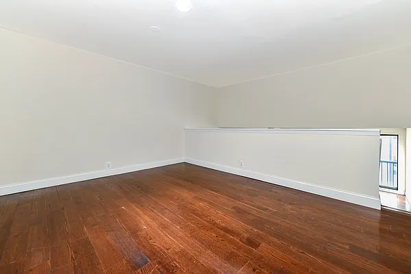 Rented by AZ REALTY NYC LLC | media 11