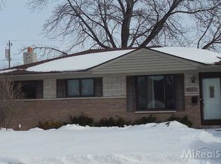 31514 Hartford Dr, Warren, MI 48088