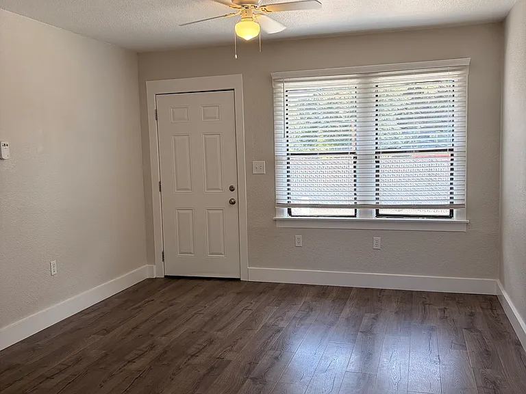 1520 C St — Photo 3