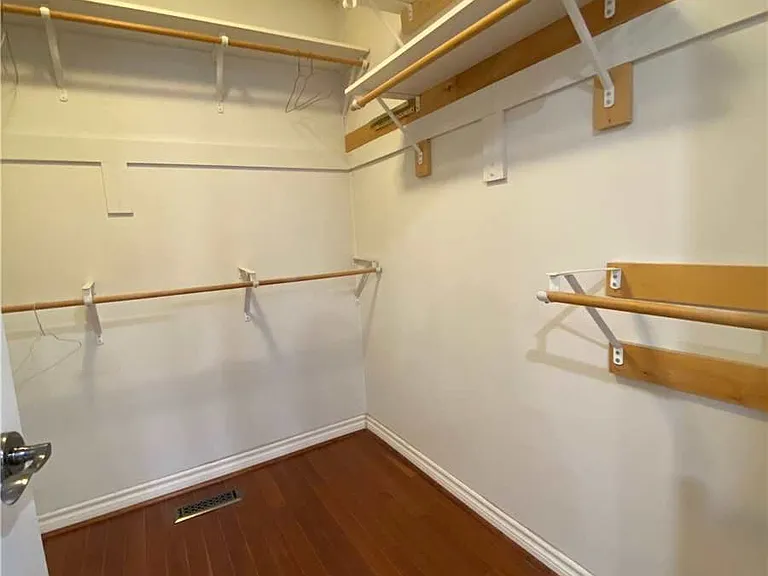 81 Eastman Cres #MAIN AND 2ND FLOORS — Photo 21