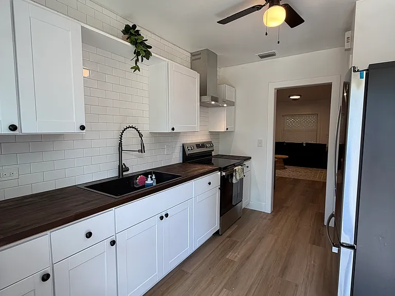 206 S Highland Ave #A — Photo 3