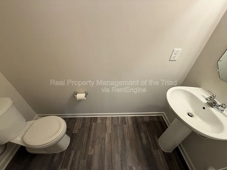 3811 Bellingham Ct — Photo 6