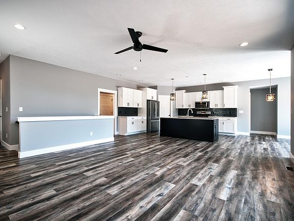 3rd image of 58069 Hemminger Dr