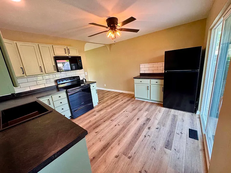 2237 Northridge Ln — Photo 8