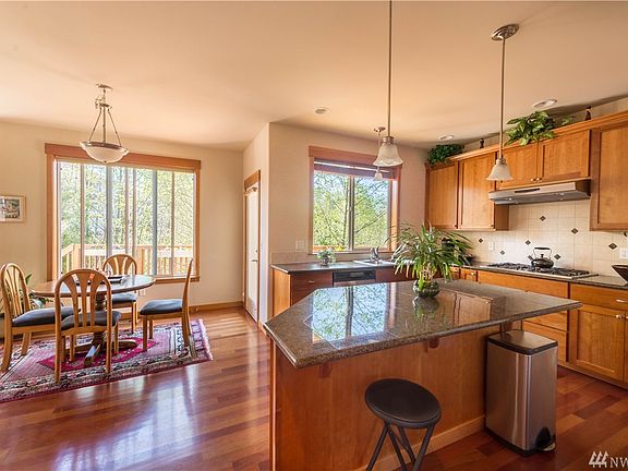 5th image of 6432 186th St SW