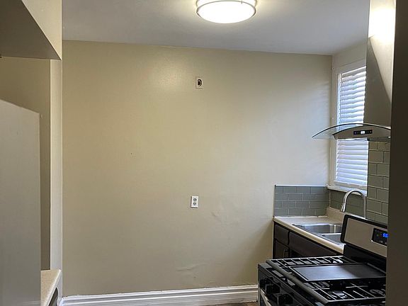5th image of 11630 S Artesian Ave Floor 3