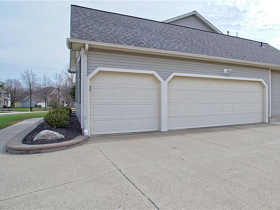2nd image of 5691 Arlyne Ln