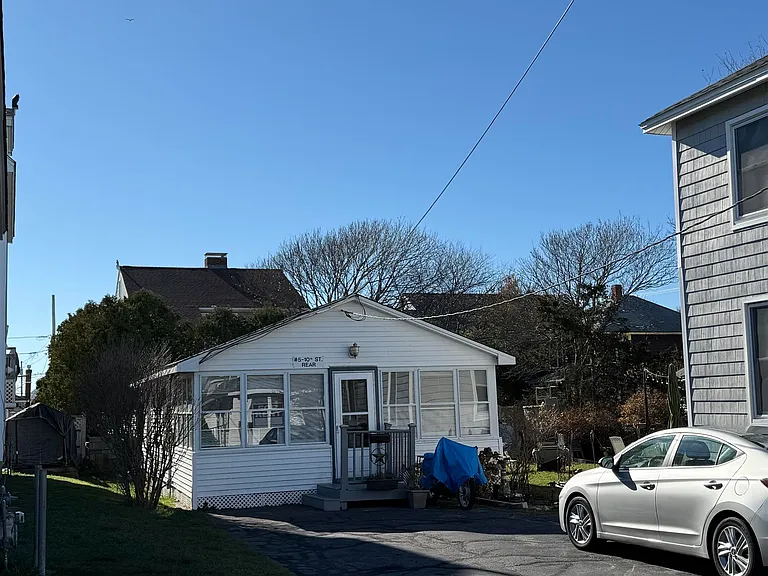 5 10th St #REAR — Photo 4