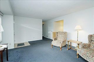 4th image of 8765 E De Ave