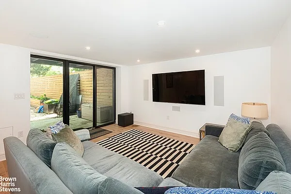 Rented by Brown Harris Stevens | media 21