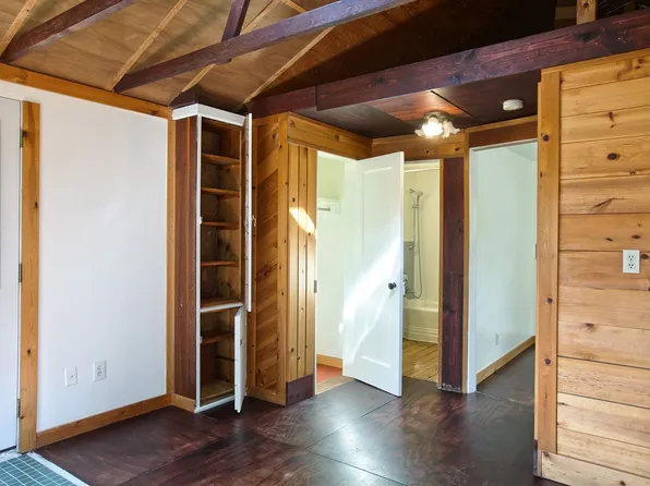 938 Madrona Beach Rd, Camano Island, WA 98282