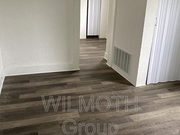 5th image of 514 W Memorial Dr #4
