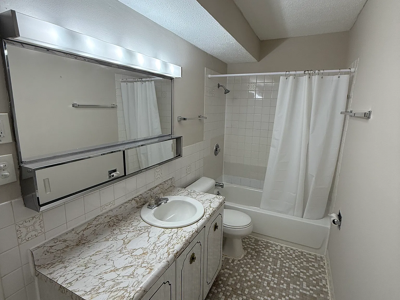 7323 Hoover Ave — Photo 4