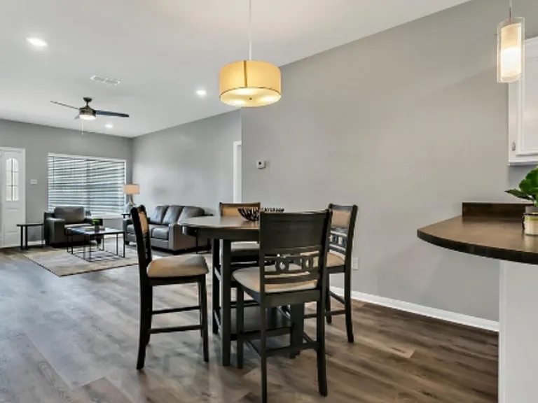 1506 James Ave #A — Photo 7