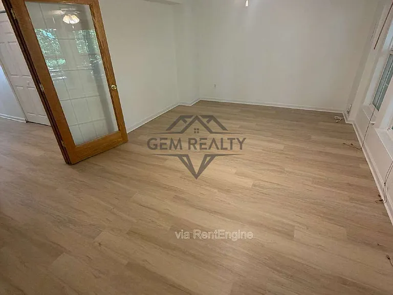 4710 Turnberry Dr — Photo 9